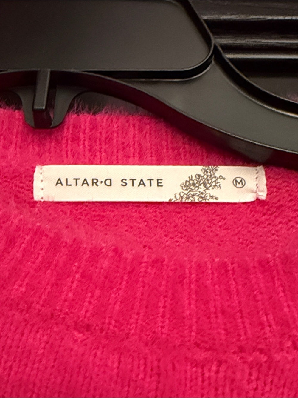 Fuzzy Cropped Altar’d State Sweater - Hot Pink M - Picture 2 of 6